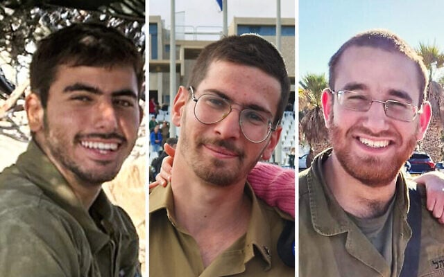 Sergent Yakir Yedidya Schenkolewski (droite), Capitaine Eitan Fisch (centre) et sergent-chef Tuval Yaakov Tsanani. Tsahal a annoncé le 5 décembre qu'ils sont tombés au combat à Gaza. (Crédit : armée israélienne) Sergent Yakir Yedidya Schenkolewski (droite), Capitaine Eitan Fisch (centre) et sergent-chef Tuval Yaakov Tsanani. Tsahal a annoncé le 5 décembre qu'ils sont tombés au combat à Gaza. (Crédit : armée israélienne)