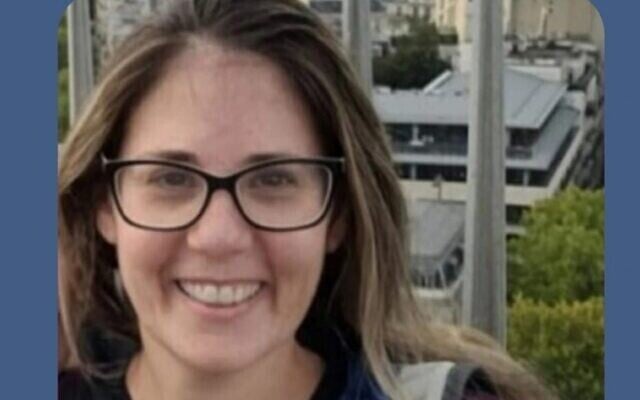 L'infirmière Nili Margalit a été capturée par des terroristes du Hamas le 7 octobre 2023 au kibboutz Nir Oz et libérée le 30 novembre 2023. (Autorisation) L'infirmière Nili Margalit a été capturée par des terroristes du Hamas le 7 octobre 2023 au kibboutz Nir Oz et libérée le 30 novembre 2023. (Autorisation)