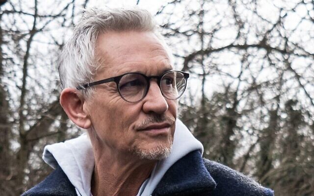 Gary Lineker sortant de son domicile, à Londres, le 13 mars 2023. (Crédit : Niklas Halle'n/AFP)