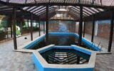Une piscine dans la maison de Marwan Issa, le chef adjoint de l'aile militaire du Hamas, à Bureij, Gaza, vue dans cette photo de l'IDF. (Crédit : Tsahal)