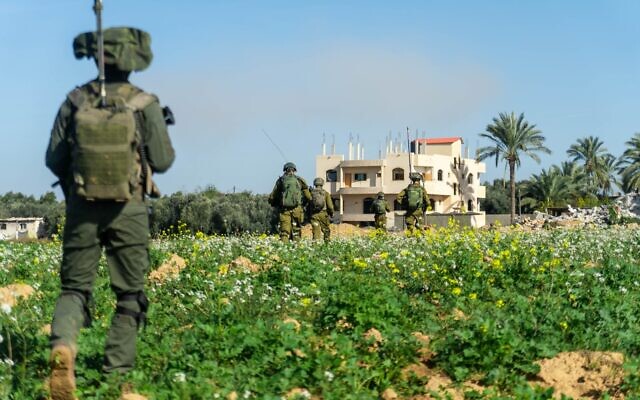 Des troupes israéliennes opérant dans la bande de Gaza sur une photo non datée publiée par l'armée le 24 janvier 2023. (Crédit : Armée israélienne) Des troupes israéliennes opérant dans la bande de Gaza sur une photo non datée publiée par l'armée le 24 janvier 2023. (Crédit : Armée israélienne)