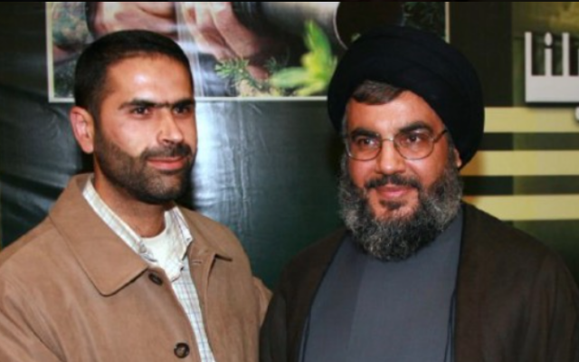 Wissam al-Tawil, à gauche, commandant en chef du Hezbollah, et Hassan Nasrallah, chef du groupe terroriste, sur une photo non datée. (Crédit : Autorisation) Wissam al-Tawil, à gauche, commandant en chef du Hezbollah, et Hassan Nasrallah, chef du groupe terroriste, sur une photo non datée. (Crédit : Autorisation)
