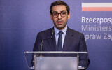 Le ministre français des Affaires étrangères, Stéphane Séjourné, lors d'une conférence de presse conjointe avec son homologue polonais au ministère des Affaires étrangères à Varsovie, le 15 janvier 2024. (Crédit : Wojtek Radwanski / AFP)