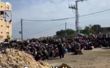 Capture d'écran d'une vidéo postée sur X montrant des manifestants gazaouis dénoncer le Hamas, des images publiées par le COGAT, le 27 janvier 2024. (Capture d'écran : COGAT)