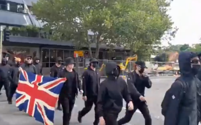 Extrait d'une vidéo montrant un rassemblement néo-nazi à Sydney, en Australie, qui a été diffusée le 26 janvier 2024. (Capture d'écran : X) Extrait d'une vidéo montrant un rassemblement néo-nazi à Sydney, en Australie, qui a été diffusée le 26 janvier 2024. (Capture d'écran : X)