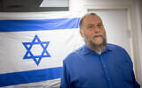 Le président de Lehava, Benzi Gopstein, après une audience au tribunal de district de Jérusalem, le 14 janvier 2024. (Crédit : Yonatan Sindel/Flash90)