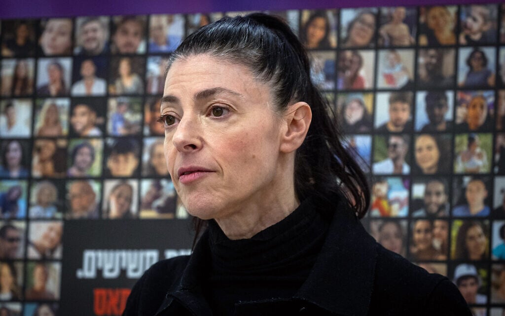 La cheffe du parti Avoda, la députée Merav Michaeli, dirigeant une réunion de faction, à la Knesset, à Jérusalem, le 15 janvier 2024. (Crédit : Oren Ben Hakoon/Flash90) La cheffe du parti Avoda, la députée Merav Michaeli, dirigeant une réunion de faction, à la Knesset, à Jérusalem, le 15 janvier 2024. (Crédit : Oren Ben Hakoon/Flash90)