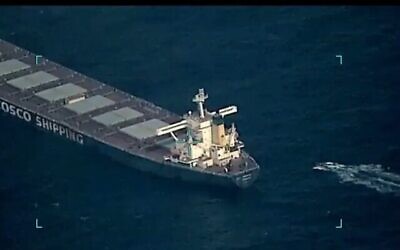 La marine indienne déjouant une tentative de détournement du MV Lila Norfolk, dans la mer d'Oman, le 5 janvier 2024. (Crédit : Marine indienne)