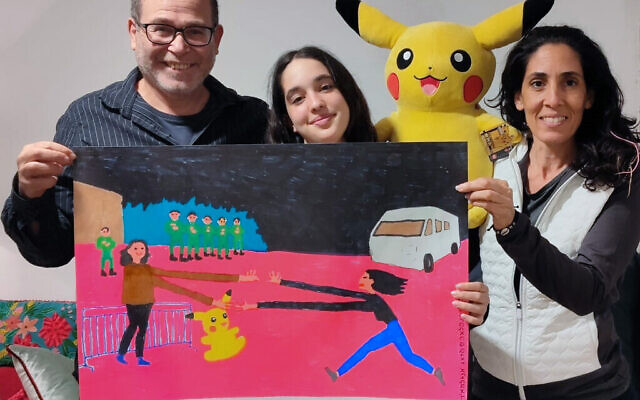 Engelmayer (à gauche) avec l'ex-otage Gali Tarshansky et sa mère, Reuma Aroussi. (Autorisation de Tamar Engelmayer)