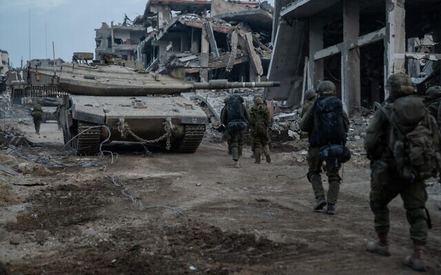 Les troupes de l’armée israélienne opérant à Gaza sur une image publiée le 8 janvier 2024. (Crédit : Armée israélienne) Les troupes de l’armée israélienne opérant à Gaza sur une image publiée le 8 janvier 2024. (Crédit : Armée israélienne)
