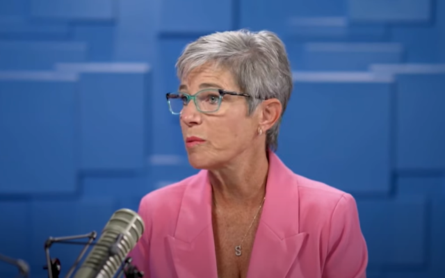 Selina Robinson parle des défis auxquels sont confrontées les femmes en politique, le 7 septembre 2022. (Crédit : Capture d'écran/YouTube ; utilisé conformément à la clause 27a de la loi sur le droit d'auteur)
