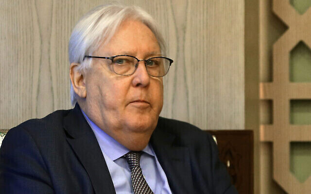 Martin Griffiths, secrétaire général adjoint de l'ONU chargé des affaires humanitaires et coordinateur des secours d'urgence, avec le ministre syrien des Affaires étrangères à Damas, le 26 juin 2023. (Crédit : Louai Beshara/AFP) Martin Griffiths, secrétaire général adjoint de l'ONU chargé des affaires humanitaires et coordinateur des secours d'urgence, avec le ministre syrien des Affaires étrangères à Damas, le 26 juin 2023. (Crédit : Louai Beshara/AFP)