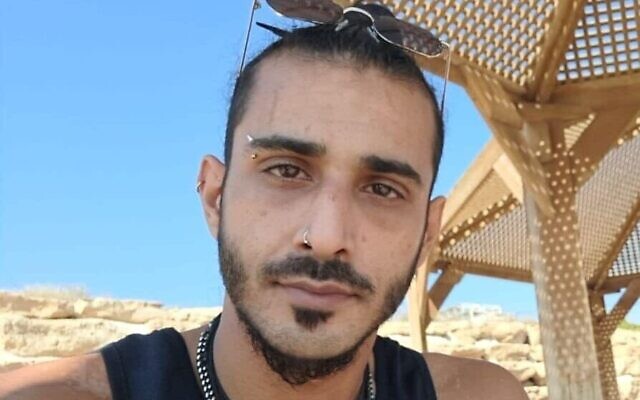 Shlomi Alsheikh, assassiné lors du Festival Supernova, à proximité du kibboutz Reïm, le 7 octobre 2023. (Crédit : Autorisation) Shlomi Alsheikh, assassiné lors du Festival Supernova, à proximité du kibboutz Reïm, le 7 octobre 2023. (Crédit : Autorisation)