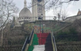 Un escalier au bas de la Basilique du Sacré-Cœur, à Paris, tagué du drapeau palestinien, le 5 février 2024. (Crédit : Capture d'écran X)
