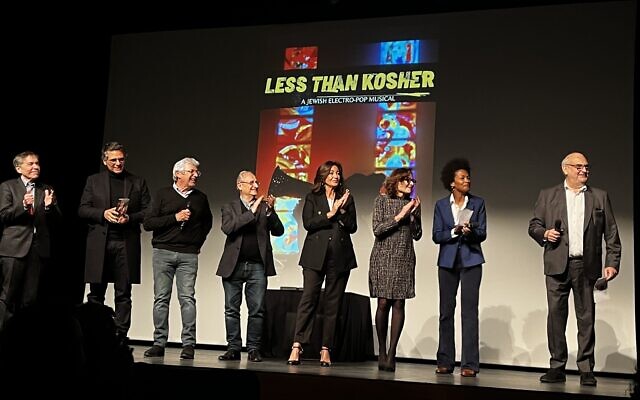 La remise du Prix du jury, à la 4e édition du festival Dia(s)porama, à Paris, organisée du 22 janvier au 5 février 2024. (Crédit : Rachel A. Silberman)