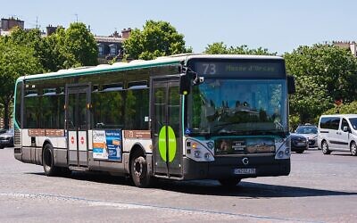 Un bus RATP, à Paris, en 2016. (Crédit : PR180.2 — Irisbus Citélis Line 3188 RATP, ligne 73, Paris / CC BY-SA 2.0)