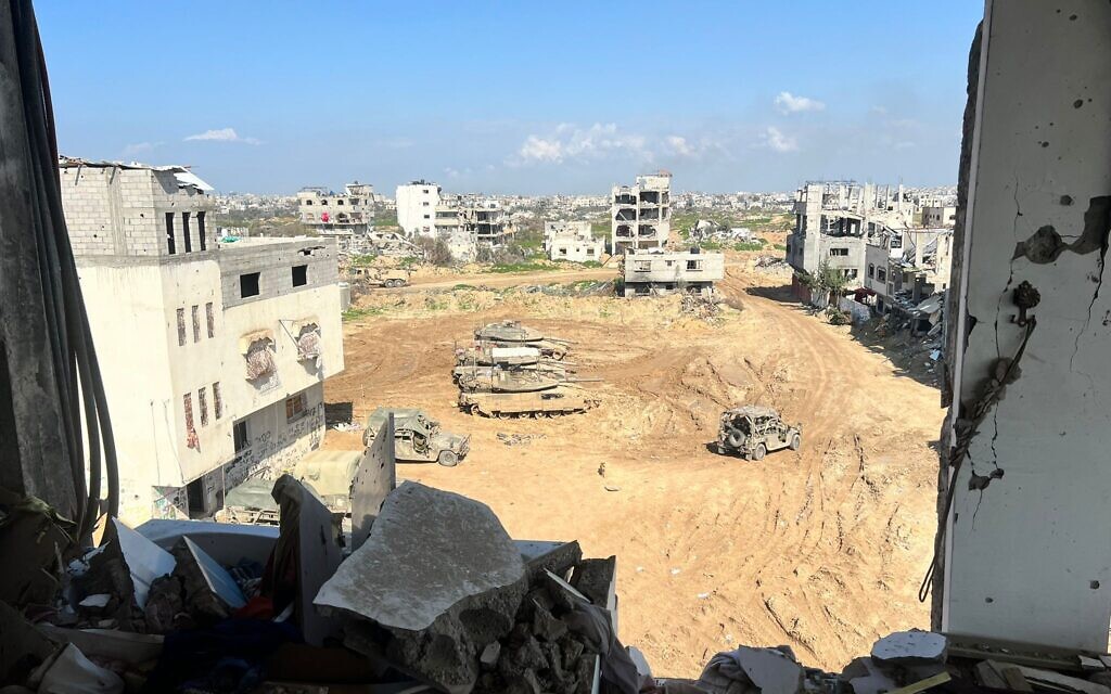 Des véhicules appartenant au Bataillon 931 dans le centre de la bande de Gaza, le 20 février 2024. (Crédit : Lazar Berman/The Times of Israel)