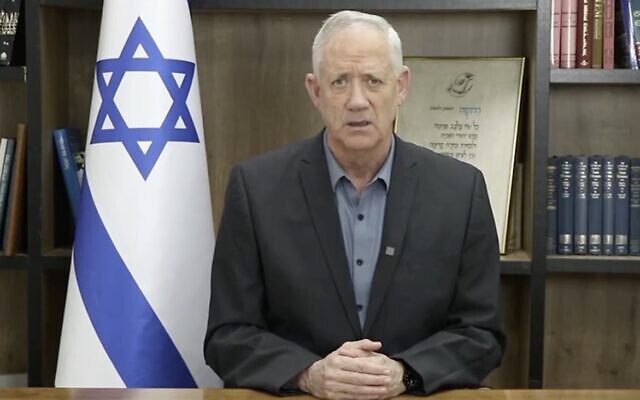 Le ministre Benny Gantz s'adresse à la communauté musulmane d'Israël au début du mois de jeûne du Ramadan dans une vidéo préenregistrée, le 10 mars 2024. (Crédit : capture d'écran) Le ministre Benny Gantz s'adresse à la communauté musulmane d'Israël au début du mois de jeûne du Ramadan dans une vidéo préenregistrée, le 10 mars 2024. (Crédit : capture d'écran)