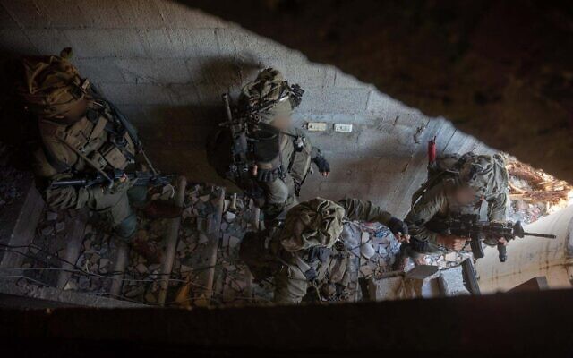 Des troupes de l’armée israélienne opérant dans la bande de Gaza, sur une photo autorisée pour publication le 28 mars 2024. (Crédit : Armée israélienne)