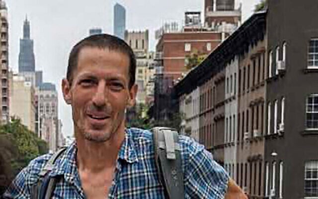 Aviv Atzili a été assassiné le 7 octobre 2023 et son corps sans vie a été enlevé par les terroristes du Hamas depuis le kibboutz Nir Oz. (Crédit : Boaz Atzili via AP) Aviv Atzili a été assassiné le 7 octobre 2023 et son corps sans vie a été enlevé par les terroristes du Hamas depuis le kibboutz Nir Oz. (Crédit : Boaz Atzili via AP)