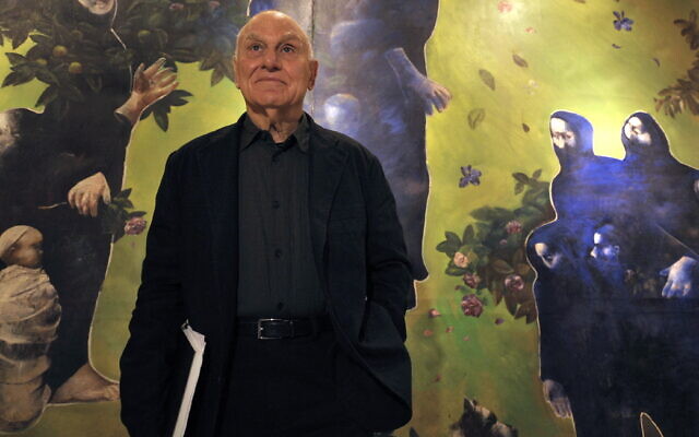 L'artiste américain Richard Serra pose lors d'une conférence de presse à Oviedo le 21 octobre 2010, avant la remise des prix Prince des Asturies. Richard Serra est considéré comme l'un des sculpteurs d'avant-garde les plus importants de la seconde moitié du XXe siècle, pour sa vision innovante de l'incorporation d'espaces urbains dans des œuvres d'art qui incitent les gens à réfléchir. (Crédit : MIGUEL RIOPA / AFP) L'artiste américain Richard Serra pose lors d'une conférence de presse à Oviedo le 21 octobre 2010, avant la remise des prix Prince des Asturies. Richard Serra est considéré comme l'un des sculpteurs d'avant-garde les plus importants de la seconde moitié du XXe siècle, pour sa vision innovante de l'incorporation d'espaces urbains dans des œuvres d'art qui incitent les gens à réfléchir. (Crédit : MIGUEL RIOPA / AFP)