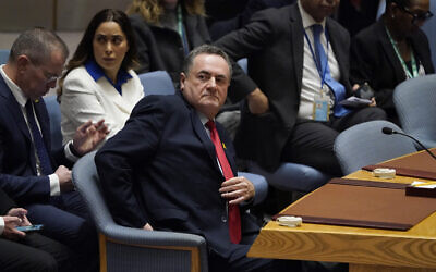 Le ministre des Affaires étrangères Israel Katz lors d'une réunion du Conseil de sécurité sur le conflit au Moyen-Orient au siège de l'ONU à New York, le 11 mars 2024. (Crédit : TIMOTHY A. CLARY / AFP)