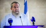 Le président de Noam, Avi Maoz, s'exprimant lors d'une cérémonie, à la Knesset, à Jérusalem, le 20 mars 2023. (Crédit : Erik Marmor/Flash90)