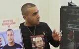 Salaam Alatrash, dont le frère Mohammad Alatrash a été enlevé par des terroristes du Hamas le 7 octobre, s’entretient avec la ministre belge des Affaires étrangères Hadja Lahbib. (Crédit : Capture d’écran, utilisée conformément à l’article 27a de la loi sur les droits d’auteur)