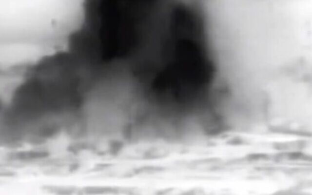 Images d’avions de combat de Tsahal frappant des cibles du Hezbollah dans le sud du Liban, le 15 mars 2024. (Crédit : Capture d’écran/Armée israélienne)