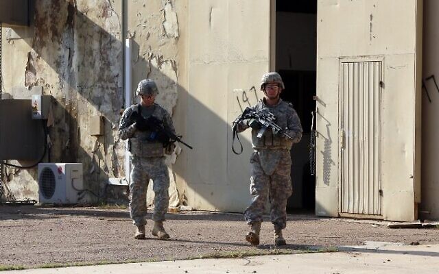 Photo d'illustration : Des soldats américains sur une base en Irak, le 29 décembre 2014. (Crédit : AFP/ALI AL-SAADI)