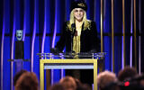 Barbra Streisand accepte le prix pour l'ensemble de sa carrière lors de la 30e édition des Screen Actors Guild Awards, au Shrine Auditorium de Los Angeles, le samedi 24 février 2024. (Crédit : Chris Pizzello/AP)