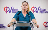 La présidente du groupe parlementaire de La France Insoumise (LFI) à l'Assemblée nationale, Mathilde Panot, prononçant un discours, à Marseille, le 23 novembre 2023. (Crédit : Clément Mahoudeau/AFP)