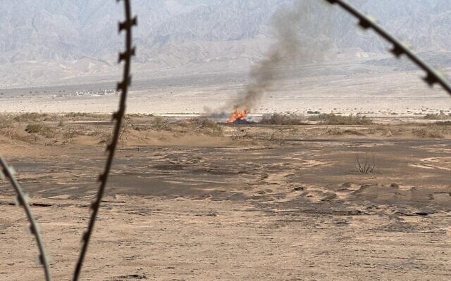 La scène de l'impact d'un drone en Jordanie, près de l'aéroport israélien de Ramon, le 2 avril 2024. (Crédit : Réseaux sociaux ; utilisée conformément à la clause 27a de la loi sur le droit d'auteur) La scène de l'impact d'un drone en Jordanie, près de l'aéroport israélien de Ramon, le 2 avril 2024. (Crédit : Réseaux sociaux ; utilisée conformément à la clause 27a de la loi sur le droit d'auteur)