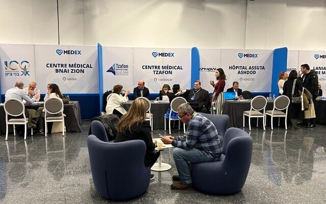 Photo du premier salon européen de l'alyah pour les professionnels de la santé, MedEx, à Paris, le 31 mars 2024. (Crédit : Nefesh B'Nefesh) Photo du premier salon européen de l'alyah pour les professionnels de la santé, MedEx, à Paris, le 31 mars 2024. (Crédit : Nefesh B'Nefesh)