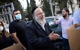 Binyamin Zeevi, amené pour une audience au tribunal de Jérusalem le 19 octobre 2021. (Crédit : Yonatan Sindel/Flash90)