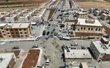 Des maisons nouvellement construites pour les personnes déplacées près de la ville syrienne de Qabasin, située au nord-est de la ville d'Al-Bab, à environ 30 kilomètres d'Alep, le 28 mai 2024. (Crédit : Bakr ALKASEM / AFP)