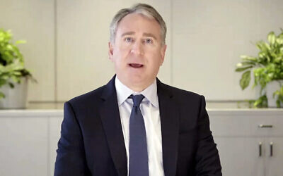 Dans cette image tirée d'une vidéo fournie par la commission des services financiers de la Chambre des représentants, Kenneth Griffin, directeur-général de Citadel LLC, témoignant lors d'une audition virtuelle à Washington, le 18 février 2021. (Crédit : Comité des services financiers de la Chambre des représentants via AP)