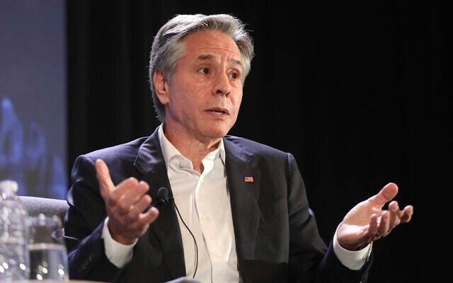 Le secrétaire d'État américain Antony Blinken, au Forum Sedona de l'Institut McCain, à Sedona, en Arizona, le 3 mai 2024. (Crédit : Jake Bacon/AP) Le secrétaire d'État américain Antony Blinken, au Forum Sedona de l'Institut McCain, à Sedona, en Arizona, le 3 mai 2024. (Crédit : Jake Bacon/AP)
