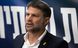 Le ministre des Finances et chef du parti HaTzionout HaDatit, Bezalel Smotrich, dirigeant une réunion de sa faction, à la Knesset, à Jérusalem, le 30 avril 2024. (Crédit: Oren Ben Hakoon/Flash90)