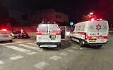 Photo d'illustration : Les ambulances sur la scène de coups de feu à Lod, le 5 mai 2024. (Crédit : Magen David Adom)