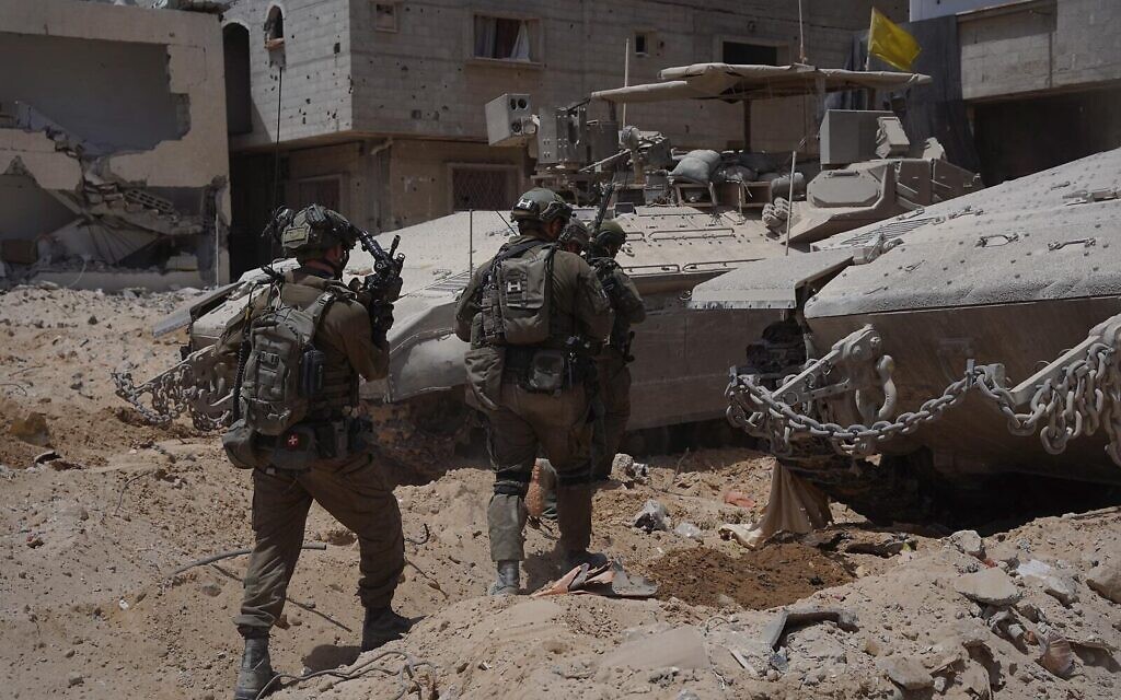 Les troupes de Tsahal opèrent dans la bande de Gaza, dans une image publiée le 26 juin 2024. (Crédit : Armée israélienne)