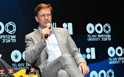 L'ambassadeur d'Allemagne en Israël, Steffen Rüdiger Seibert, à l'Université de Tel Aviv, le 19 juin 2024. (Crédit : Israel Hadari, Université de Tel Aviv)