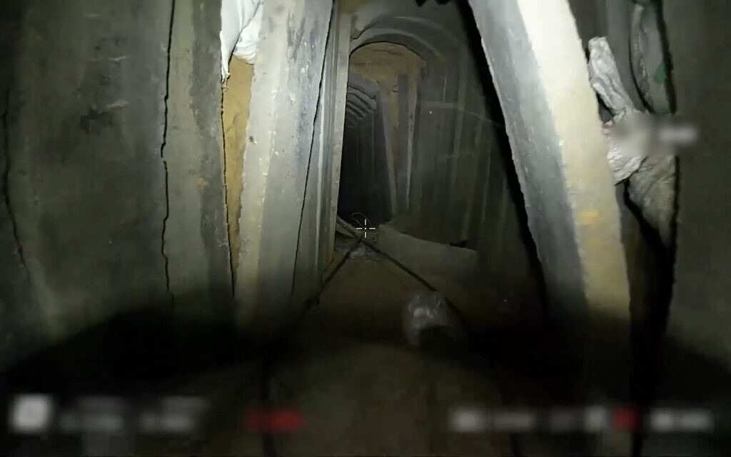 Un tunnel du Hamas à Rafah, dans le sud de Gaza, sur une capture d’écran d'une vidéo publiée le 5 juin 2024. (Crédit : Armée israélienne)