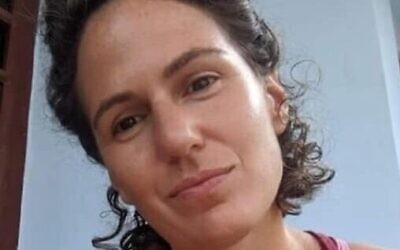 Carmel Gat a été enlevée par des terroristes du Hamas le 7 octobre 2023 au domicile de ses parents, dans le kibboutz Beeri. (Crédit : Autorisation)