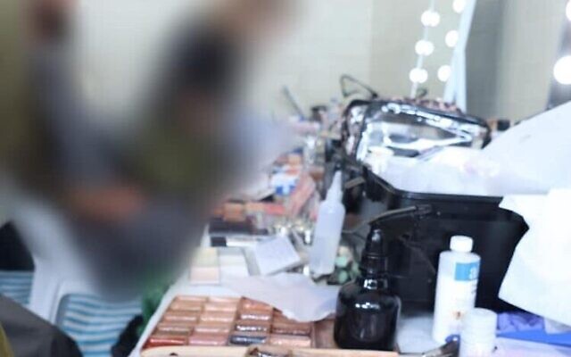 Une pièce utilisée pour les maquillages, selon l'agence de sécurité intérieure, dans le cadre des préparatifs de l'Opération Arnon, le 14 juin 2024. (Crédit : Shin Bet)