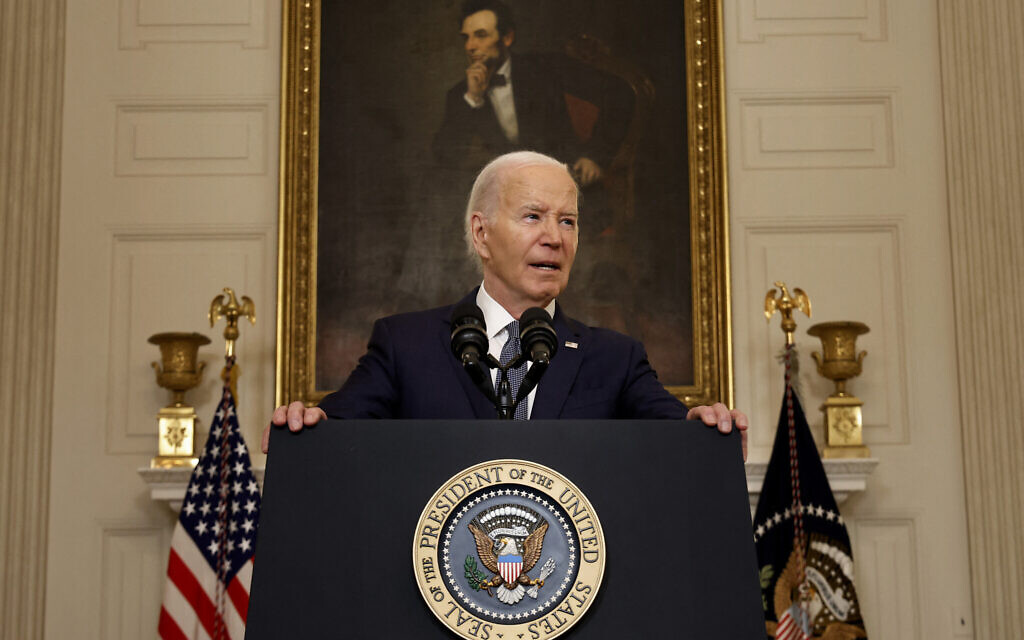 Le président américain Joe Biden annonçant une proposition de cessez-le-feu entre Israël et le Hamas à Gaza dans la salle à manger de la Maison Blanche, à Washington, le 31 mai 2024. (Crédit : Chip Somodevilla/Getty Images/AFP)