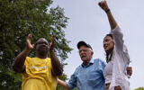 La représentante démocrate de New York Alexandria Ocasio-Cortez, à gauche, le sénateur du Vermont indépendant Bernie Sanders et le représentant démocrate de New York Jamaal Bowman, lors d'un rassemblement 'Get Out The Vote' qui a été organisé en amont des Primaires du parti démocrate à  New York, le 22 juin 2024. (Crédit :  Yuki IWAMURA / AFP)
