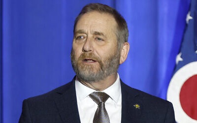 Le procureur-général de l'Ohio Dave Yost s'exprime pendant une fête électorale à Columbus, dans l'Ohio, le 8 novembre 2022. (Crédit :AP Photo/Jay LaPrete, File)