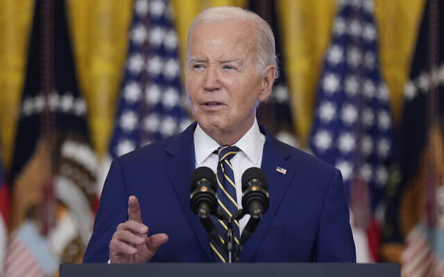 Le président Joe Biden s'exprimant dans la salle Est de la Maison Blanche, à Washington, le 4 juin 2024. (Crédit : Manuel Balce Ceneta/AP)