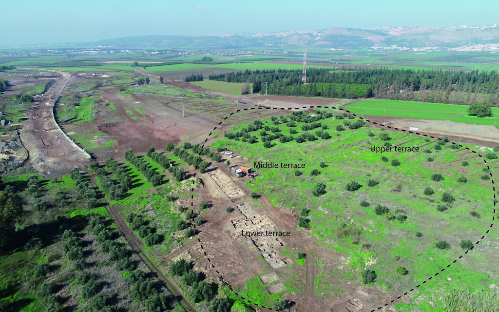 Vue aérienne des zones de fouilles de Horvat Tevet. (Avec l'aimable autorisation de l'IAA, photo d'Alexander Weigmann) Vue aérienne des zones de fouilles de Horvat Tevet. (Avec l'aimable autorisation de l'IAA, photo d'Alexander Weigmann)
